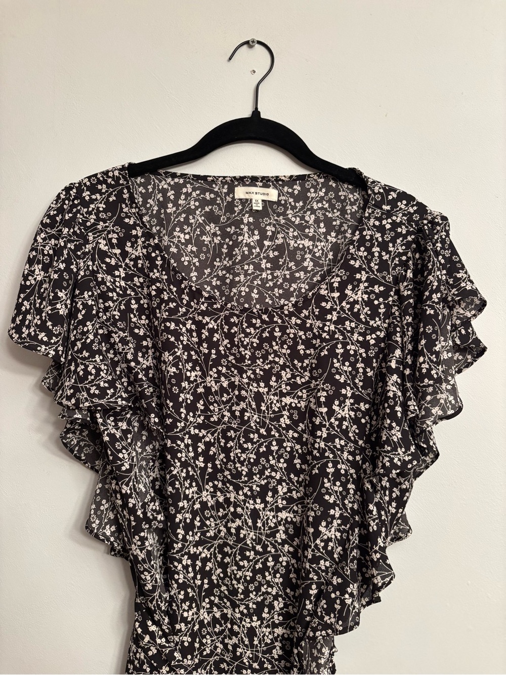 Max Studio Black and Cream Floral Dress - Picture 2 of 7